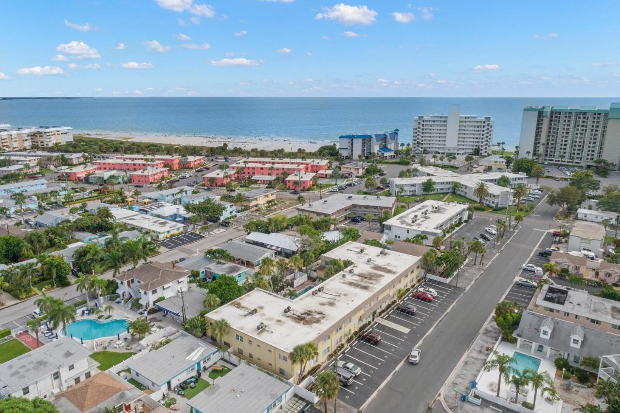 Waves 18 St. Pete Beach Exterior foto